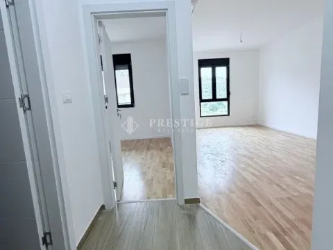 Prodaja, jednosoban stan, 45m², Tološi, Podgorica - image 6