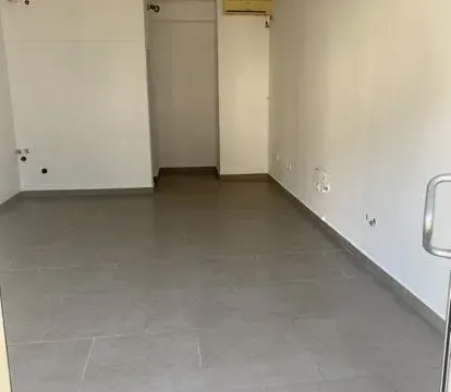 Izdavanje, poslovni prostor, 30m², Dobrota, Kotor - image 3