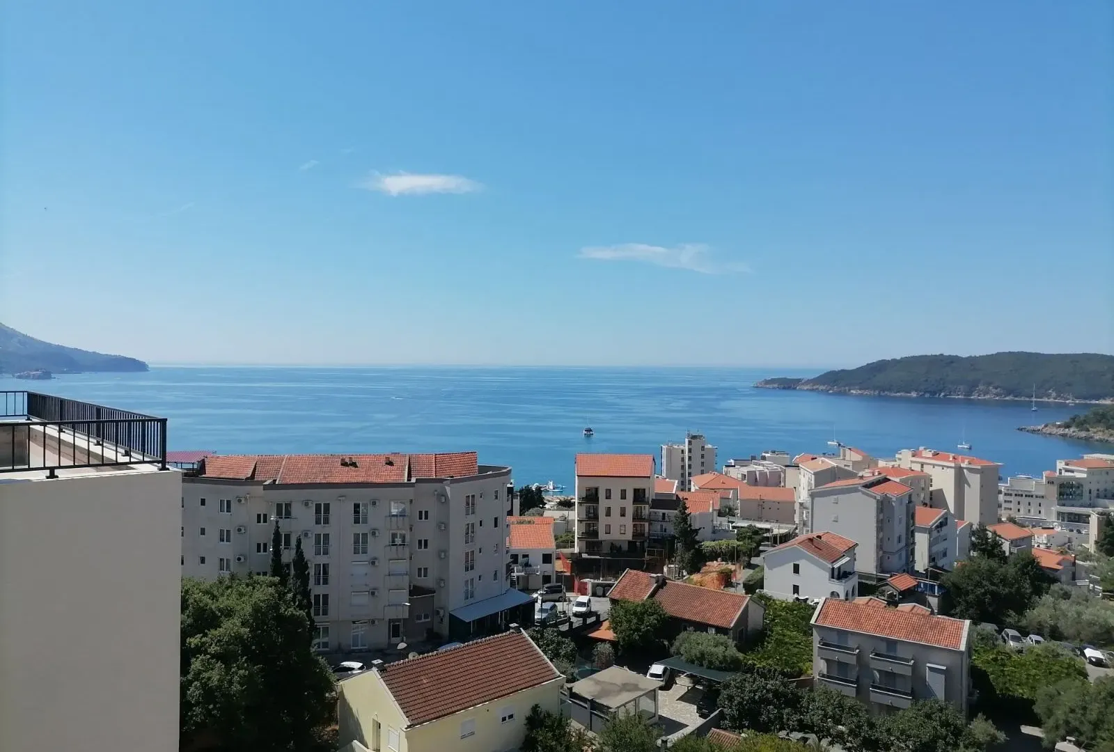 Rent, one bedroom apartment, 44m², Bečići, Budva
