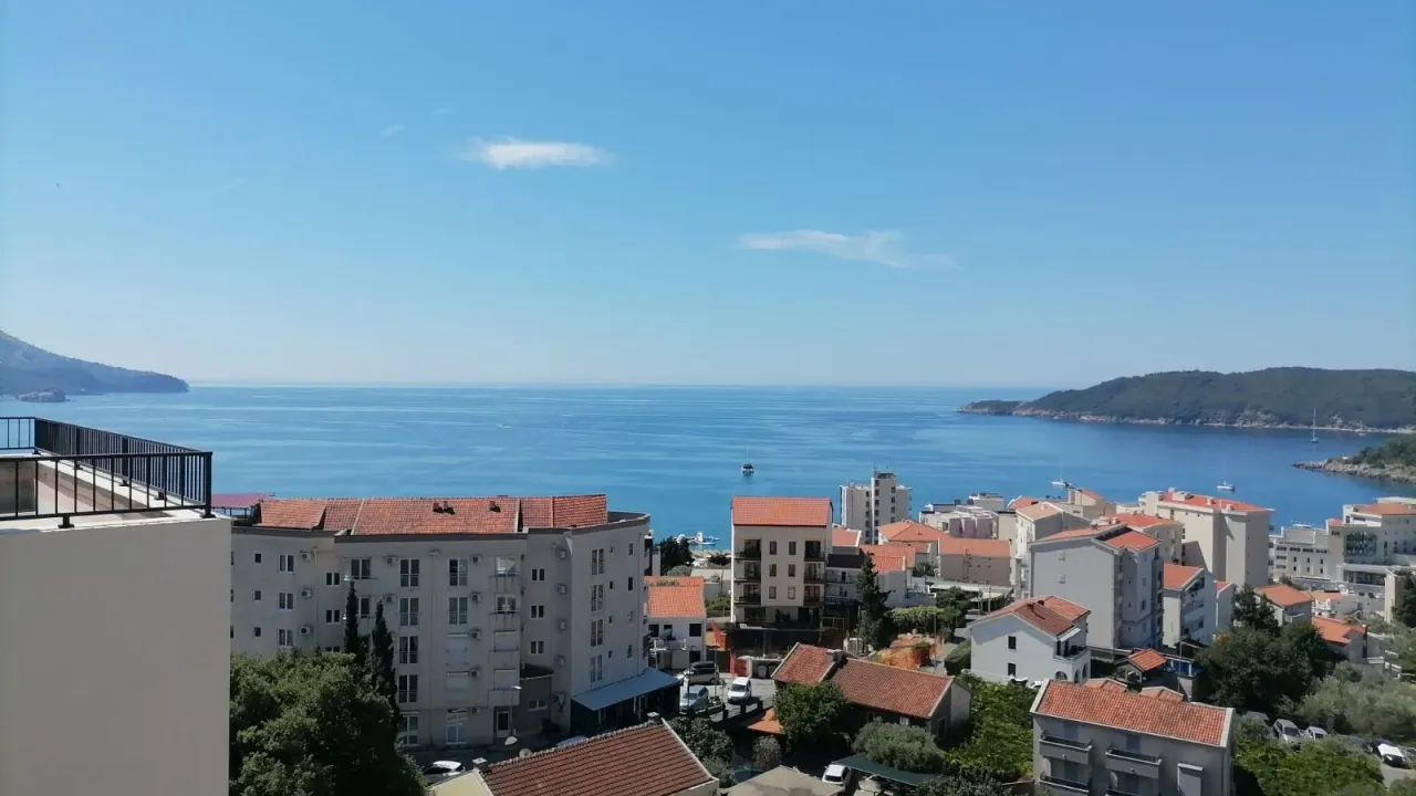 Izdavanje, jednosoban stan, 44m², Bečići, Budva