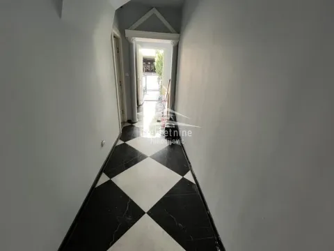 Izdavanje, poslovni prostor, 310m², Savski Venac, Beograd - image 12