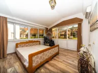 Rent, four bedroom apartment, 150m², Tivat, Crna Gora - image 8