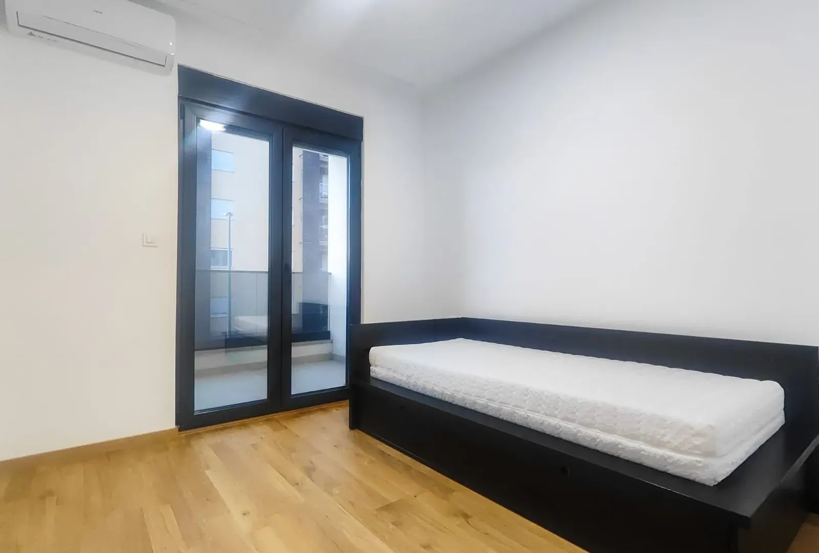 Izdavanje, dvosoban stan, 53m², City Kvart, Podgorica