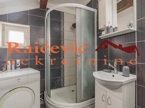 Prodaja, trosoban stan, 115m², Petlovo Brdo, Beograd - image 18