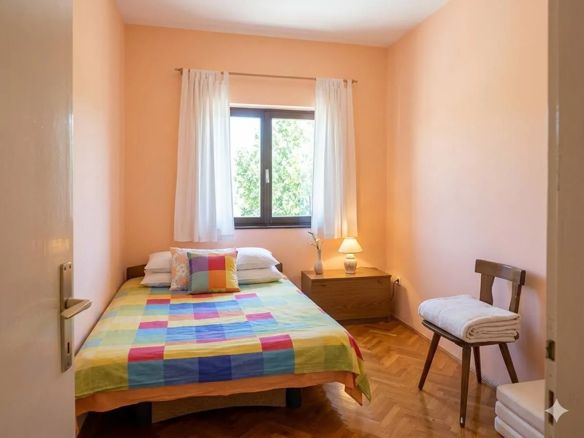 Izdavanje, dvosoban stan, 139m², Baošići, Herceg Novi