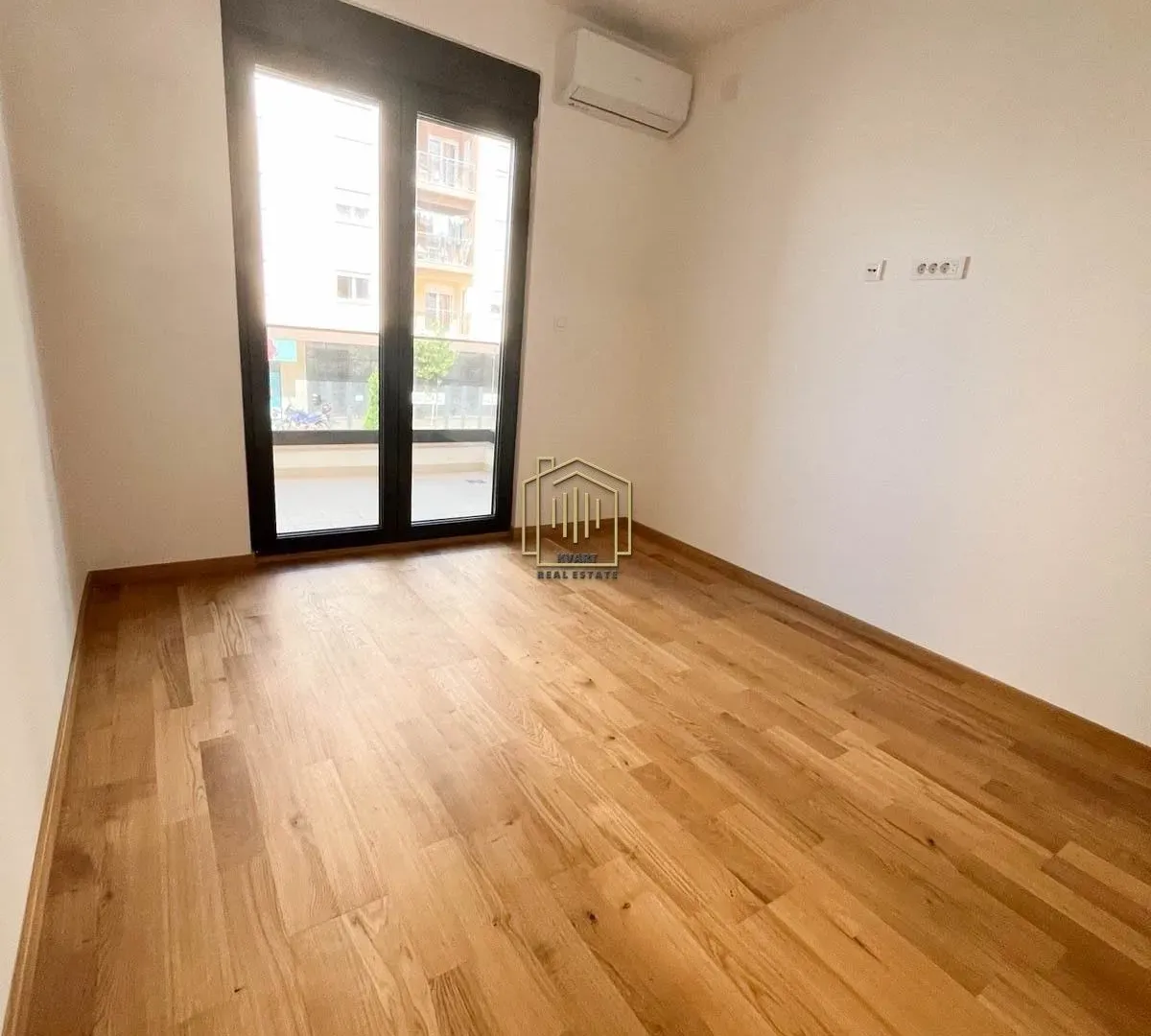 Izdavanje, jednosoban stan, 50m², City Kvart, Podgorica