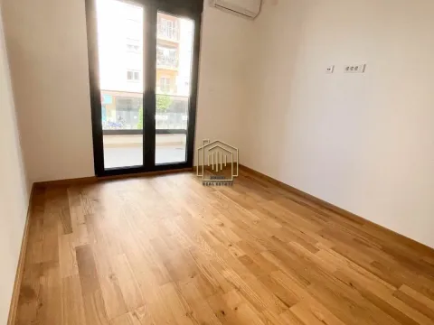 Izdavanje, jednosoban stan, 50m², City Kvart, Podgorica