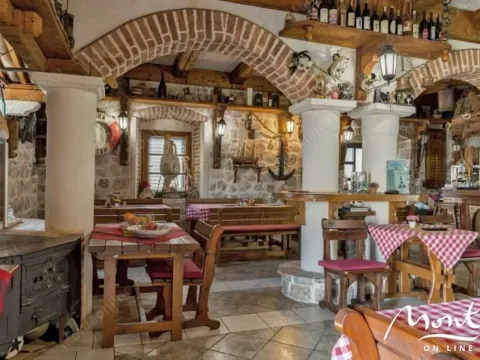 Prodaja, kuća, 330m², Prčanj, Kotor - image 16