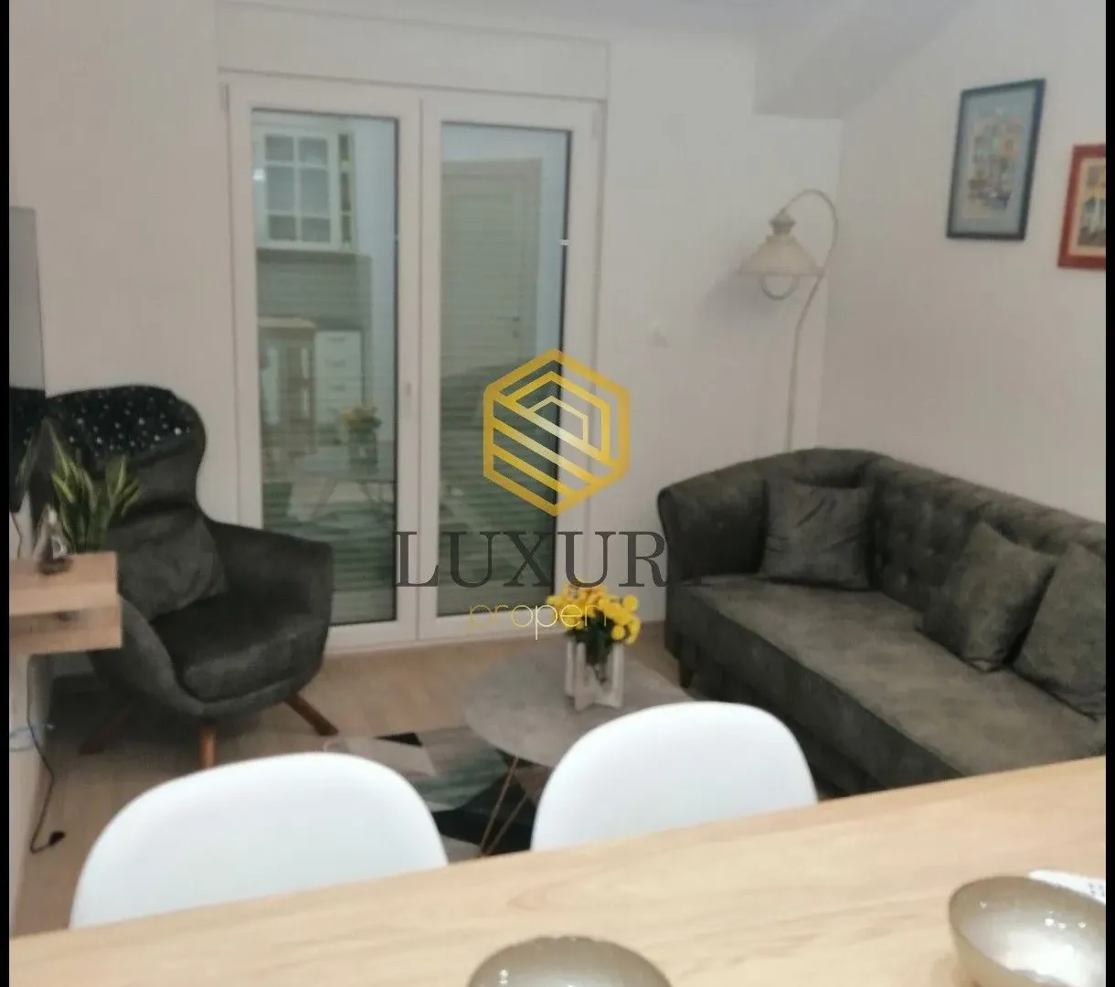 Izdavanje, jednosoban stan, 36m², Centar, Podgorica