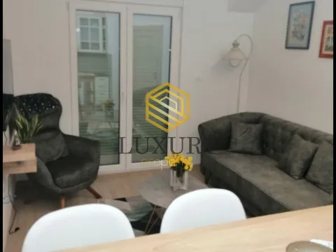 Izdavanje, jednosoban stan, 36m², Centar, Podgorica - image 1