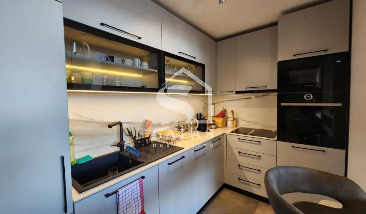Sale, three bedroom apartment, 105m², Slavija, Vračar Sve Podlokacije