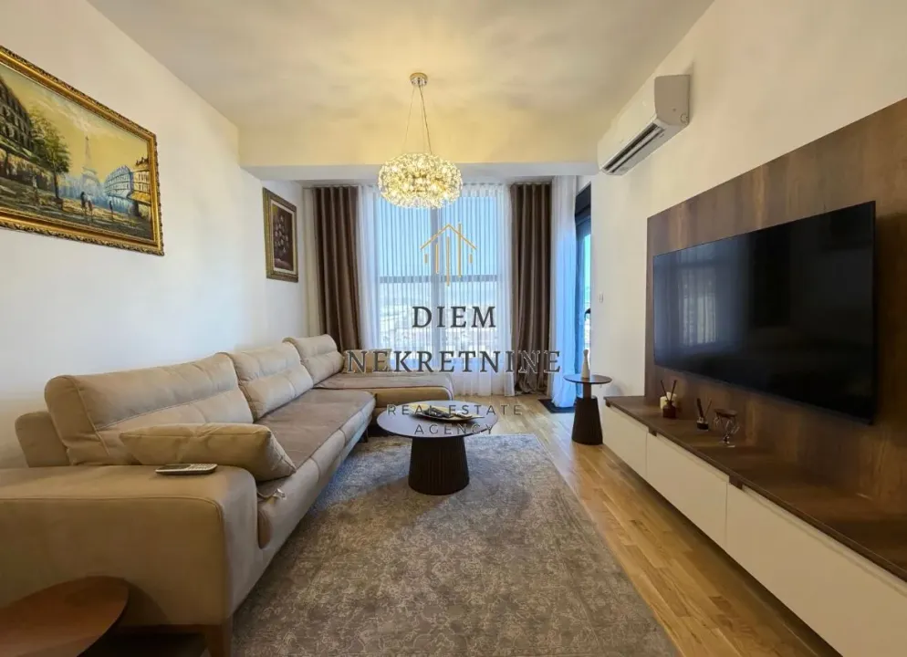 Izdavanje, dvosoban stan, 65m², Stari Aerodrom, Podgorica