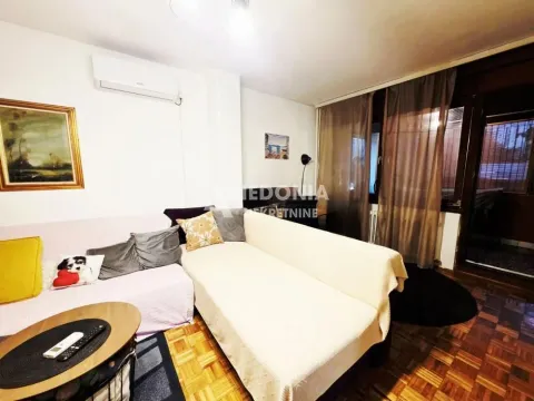 Prodaja, jednosoban stan, 50m², Novi Beograd Blok 72, Novi Beograd Sve Podlokacije - image 2