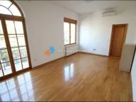 Izdavanje, kuća, 600m², Savski Venac, Beograd - image 23