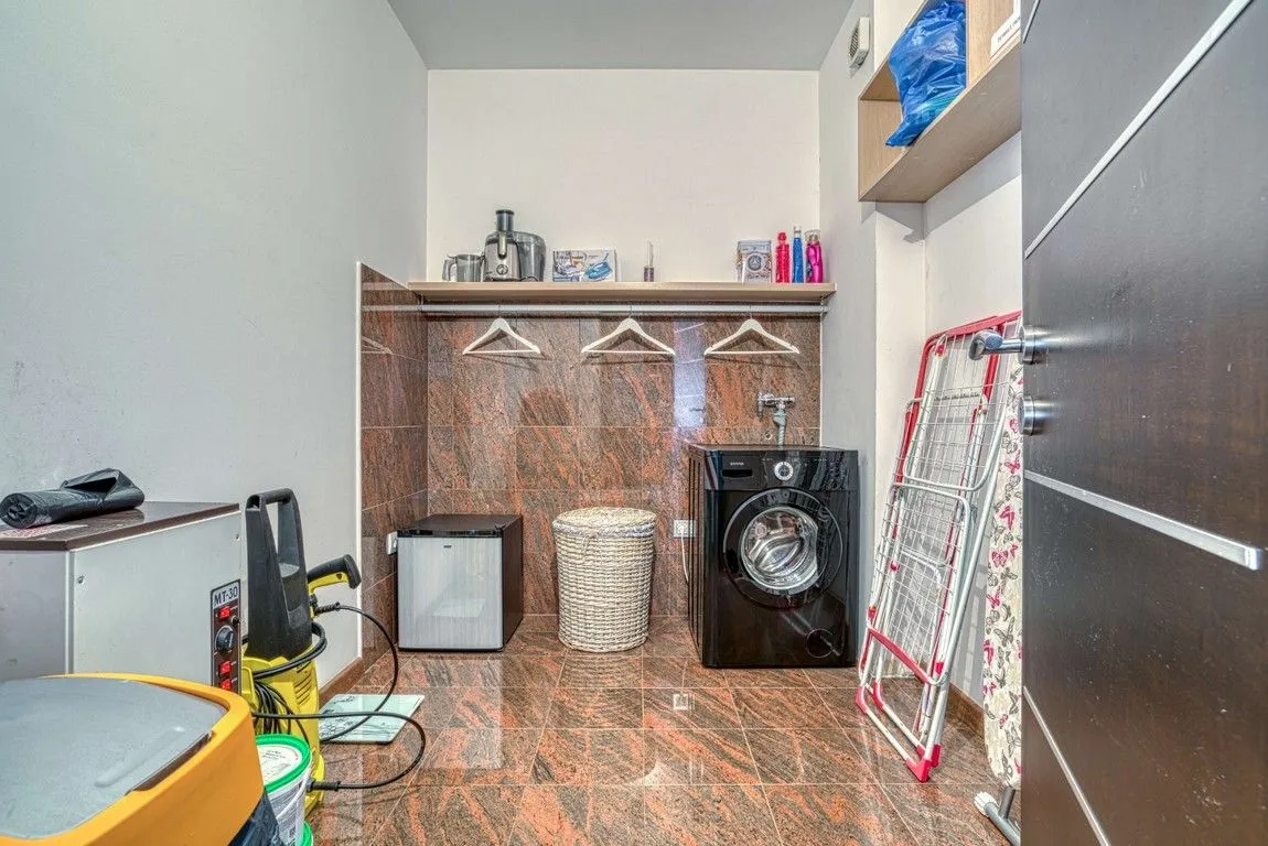 Sale, four bedroom apartment, 188m², Rozino, Budva