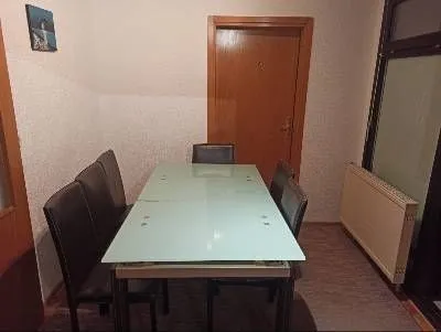 Izdavanje, dvosoban stan, 57m², Tivat, Crna Gora