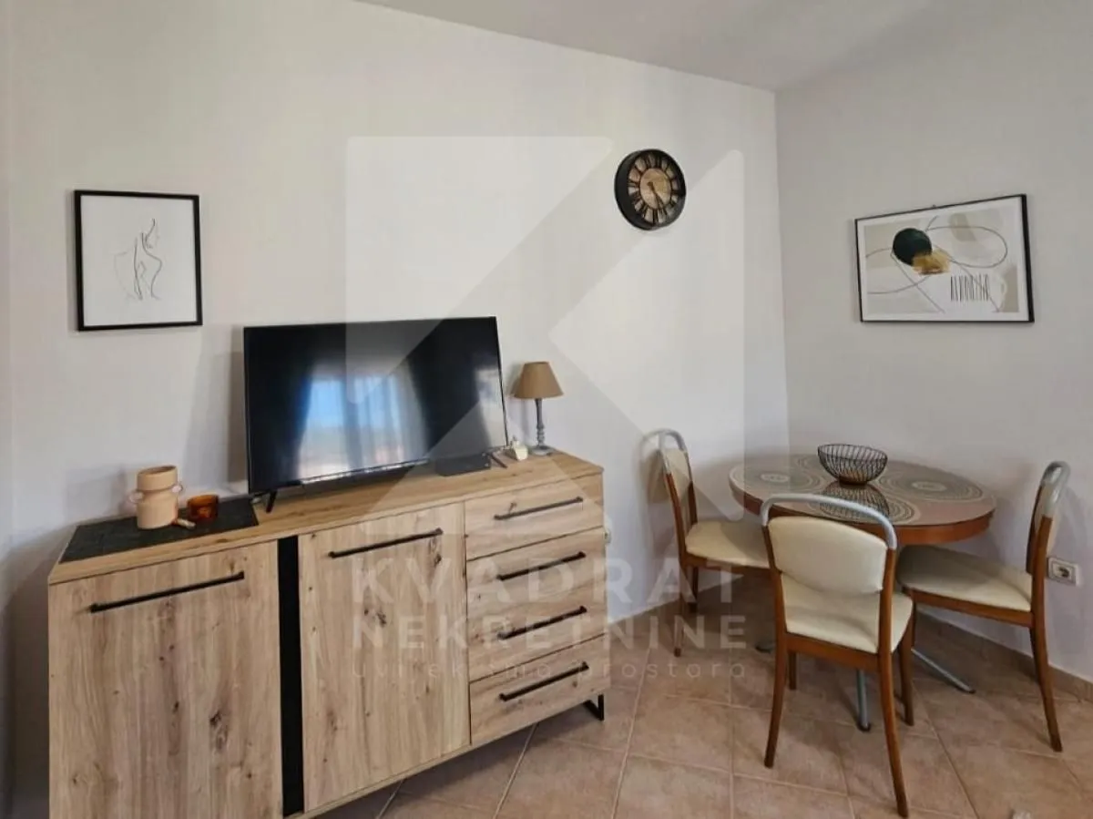 Izdavanje, jednosoban stan, 37m², Babin Do, Budva