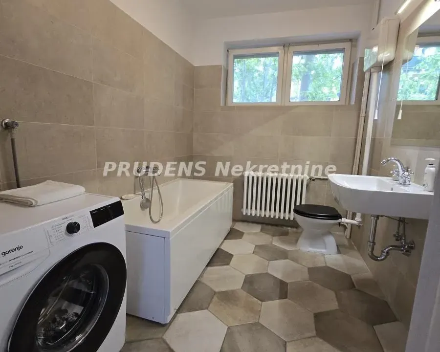 Rent, two bedroom apartment, 72m², Savski Venac, Beograd