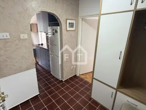 Rent, two bedroom apartment, 45m², Kanarevo Brdo, Beograd - image 5
