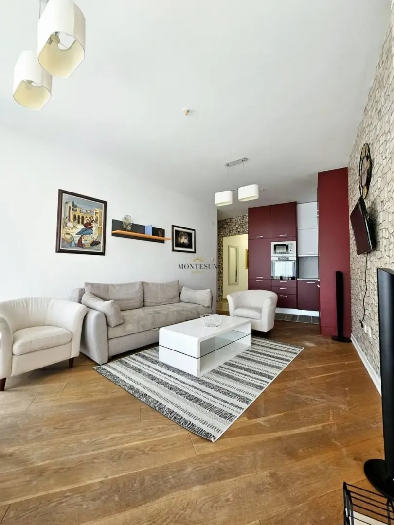 Rent, one bedroom apartment, 70m², Tre Canne, Budva