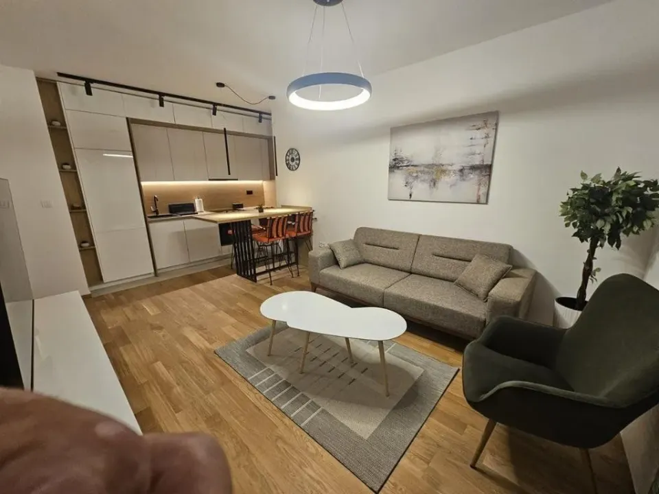 Izdavanje, jednosoban stan, 60m², City Kvart, Podgorica