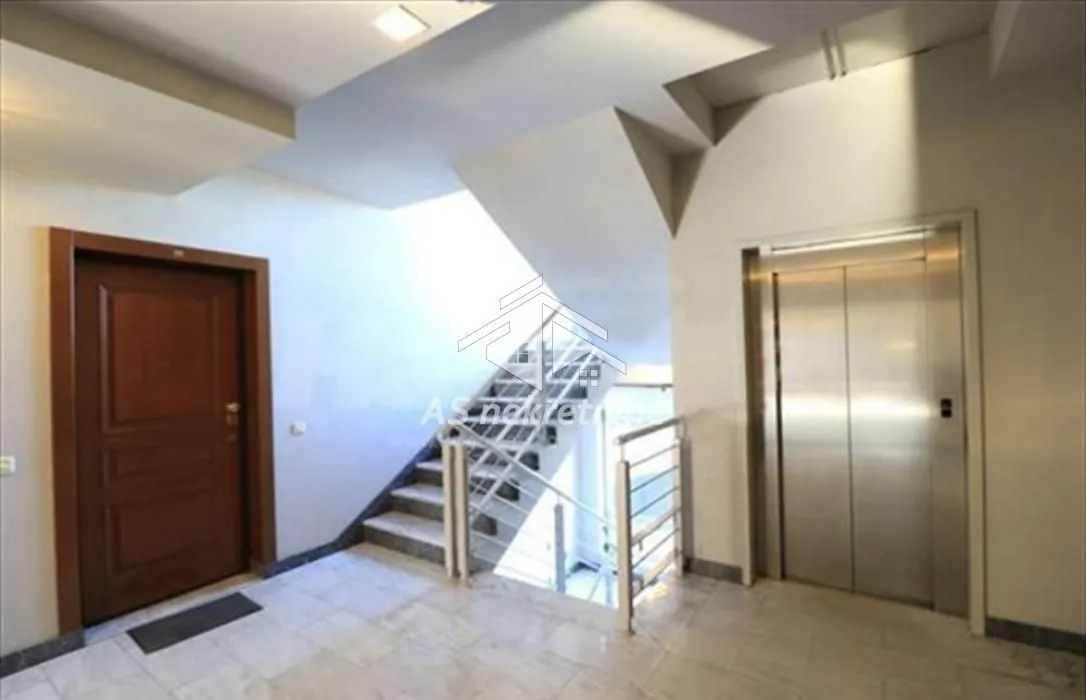 Rent, four bedroom apartment, 222m², Palilula Sve Podlokacije, Beograd