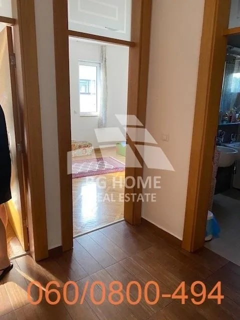 Izdavanje, četvorosoban stan, 120m², Savski Venac, Beograd