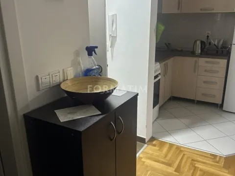 Rent, three bedroom apartment, 60m², Uciteljsko Naselje, Zvezdara Sve Podlokacije - image 10