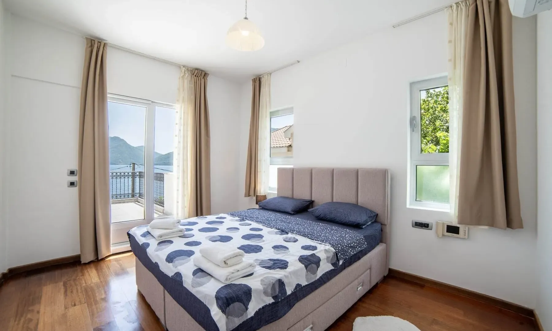Prodaja, kuća, 405m², Strp, Kotor