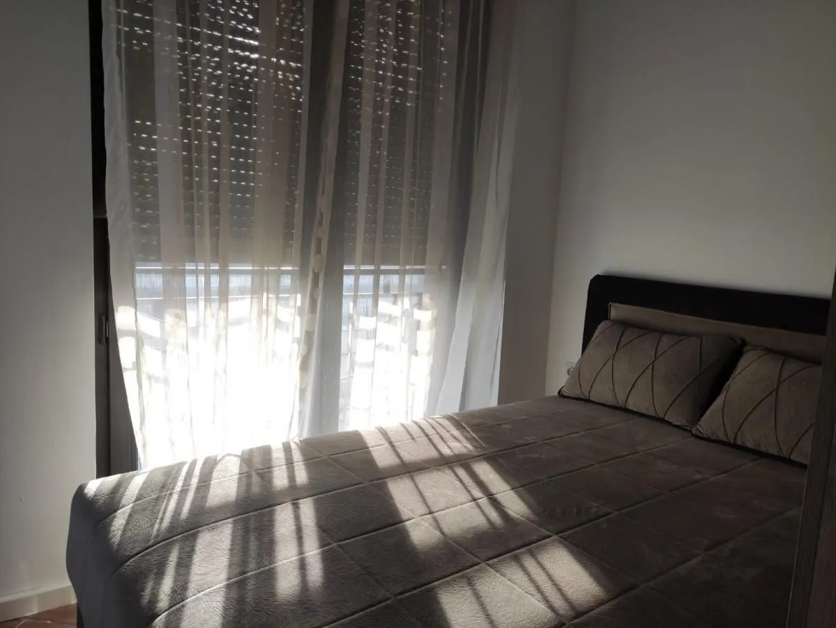 Izdavanje, jednosoban stan, 43m², Centar, Niš