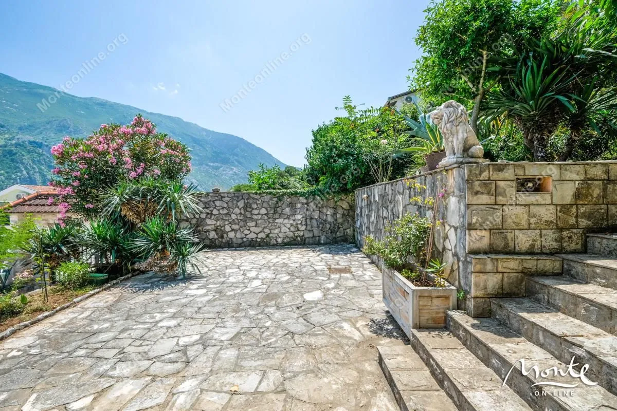 Prodaja, kuća, 172m², Muo, Kotor