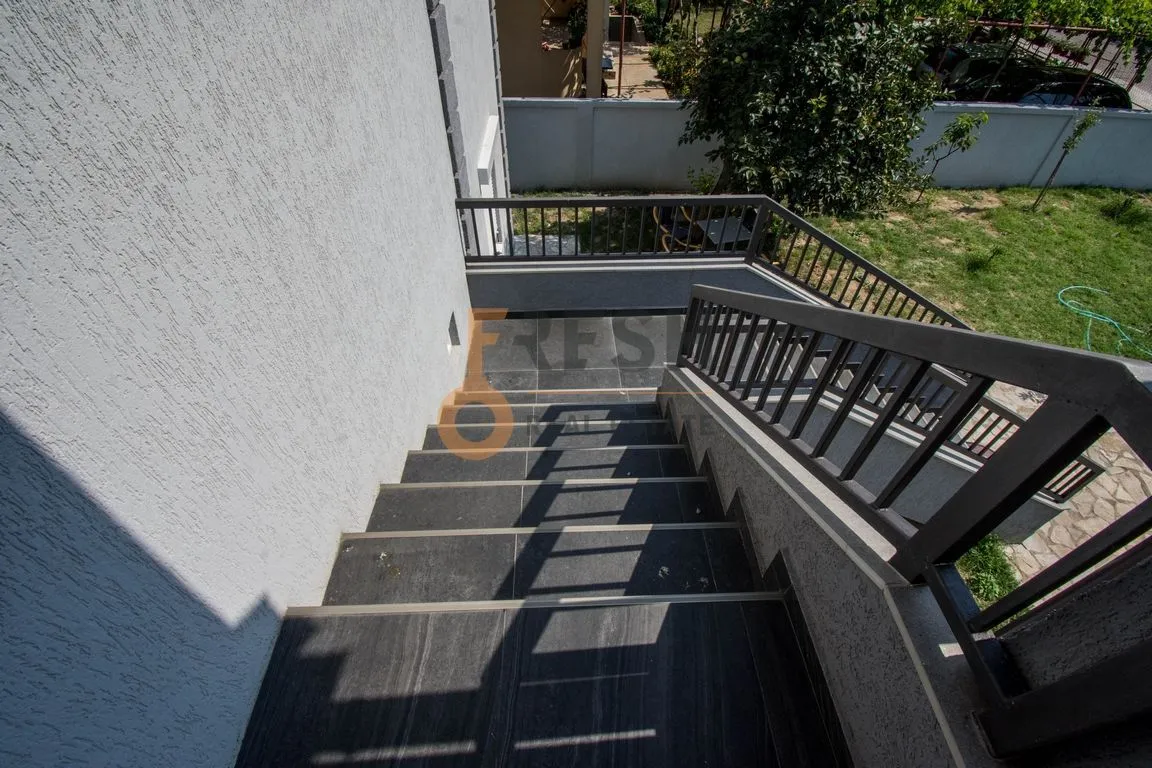Prodaja, kuća, 450m², Stari Aerodrom, Podgorica