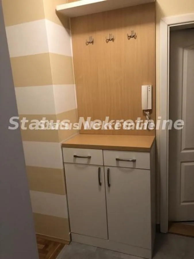 Izdavanje, dvosoban stan, 43m², Grbavica, Novi Sad Sve Podlokacije