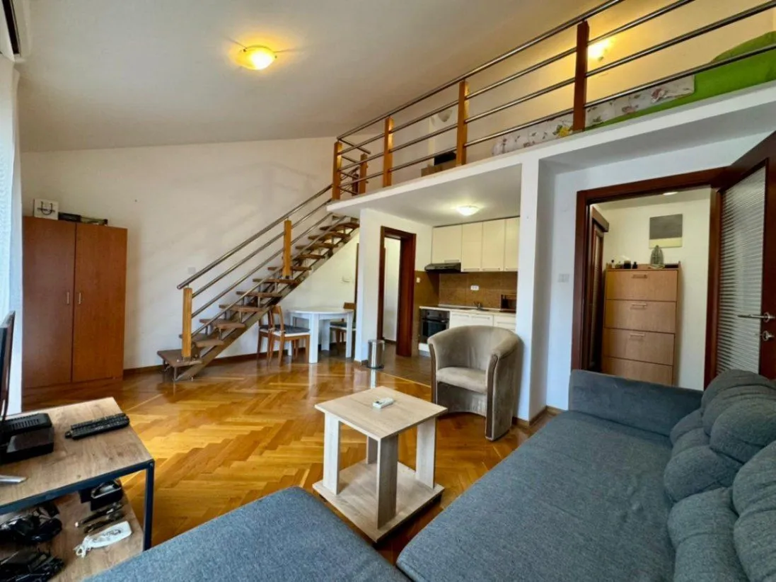 Izdavanje, jednosoban stan, 45m², Budva, Crna Gora