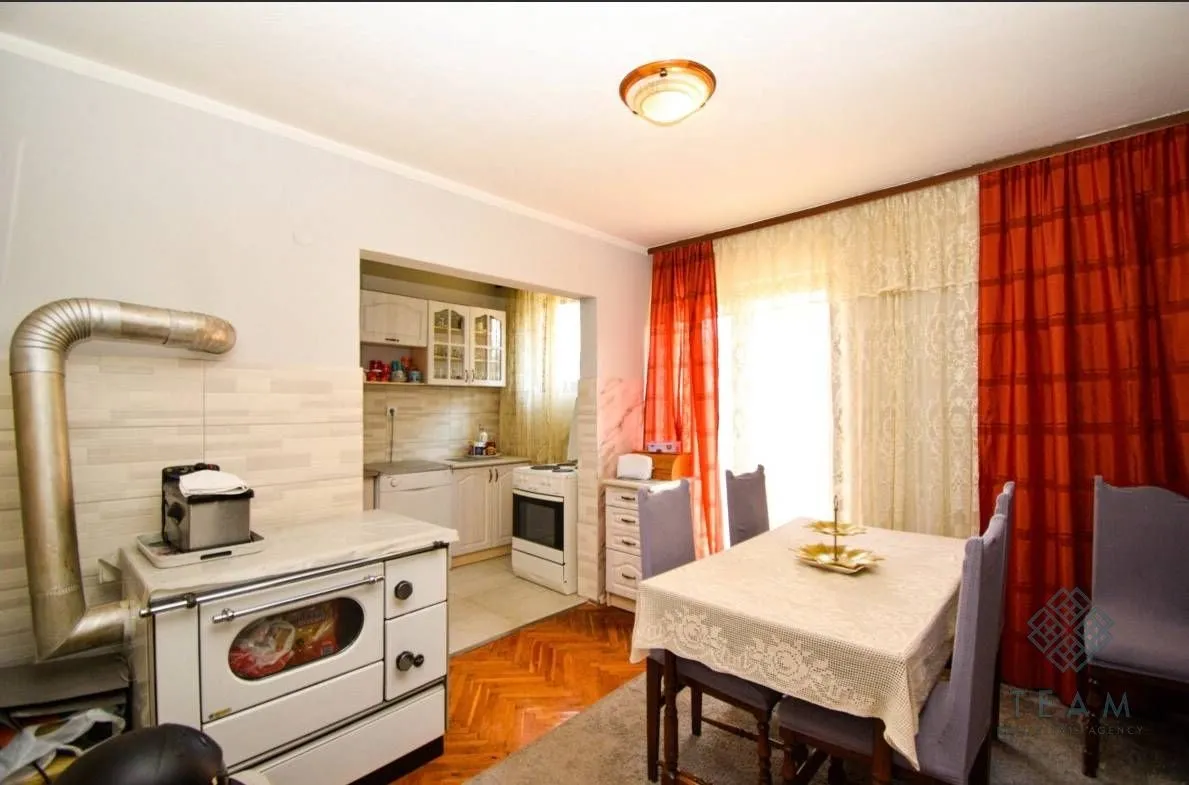 Prodaja, kuća, 300m², Stari Aerodrom, Podgorica