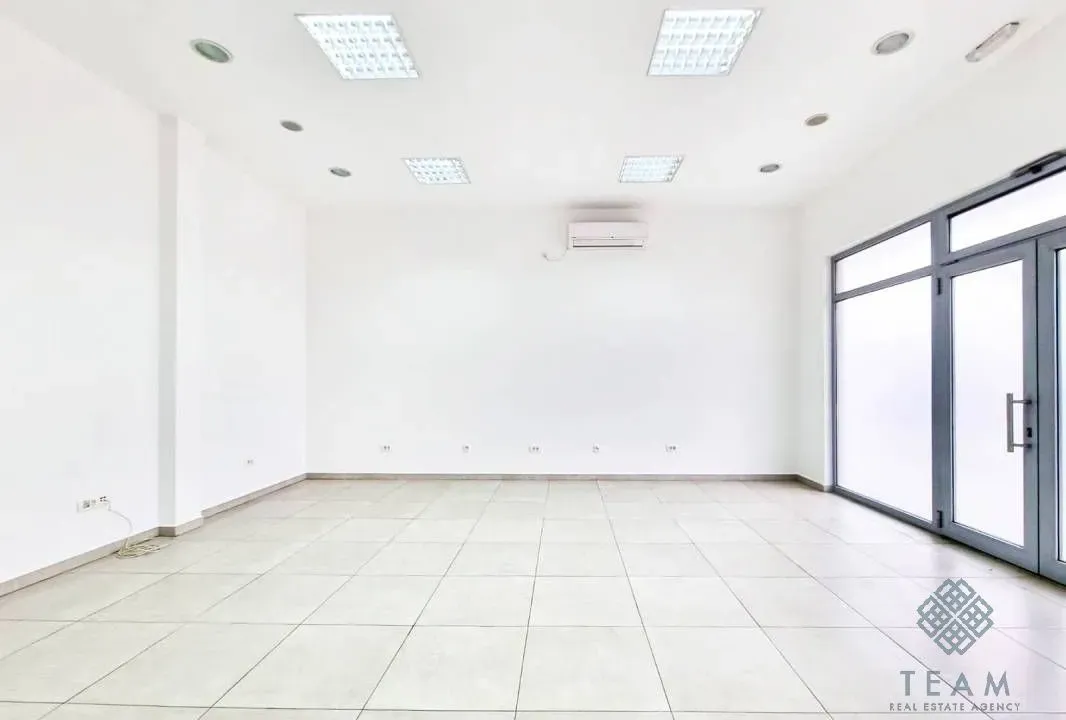 Rent, office space, 180m², Tološka šuma, Podgorica