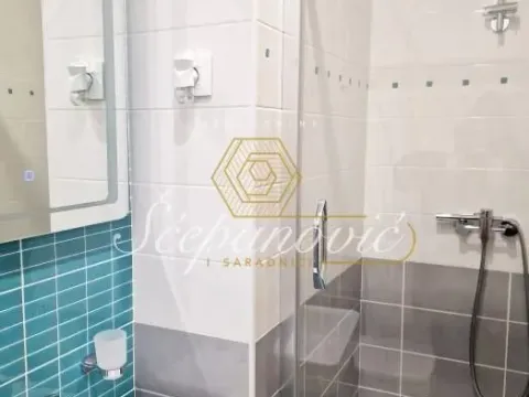 Izdavanje, trosoban stan, 105m², Centar, Novi Sad - image 9