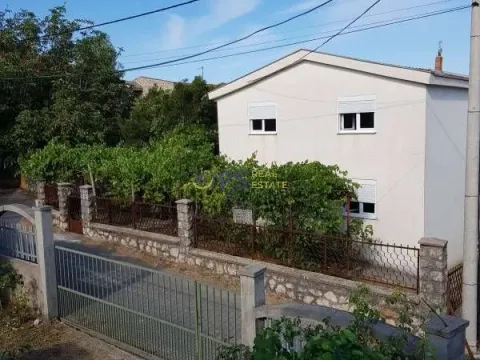 Prodaja, kuća, 182m², Bar, Crna Gora - image 6