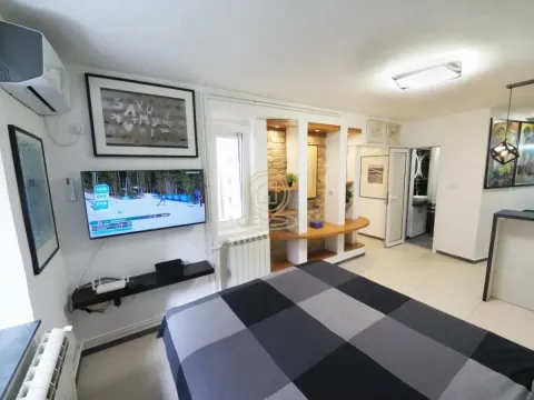 Rent, one bedroom apartment, 31m², Stari Grad, Beograd - image 10