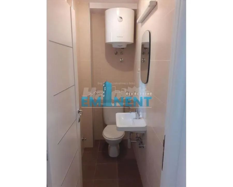 Izdavanje, trosoban stan, 90m², Vračar Sve Podlokacije, Beograd
