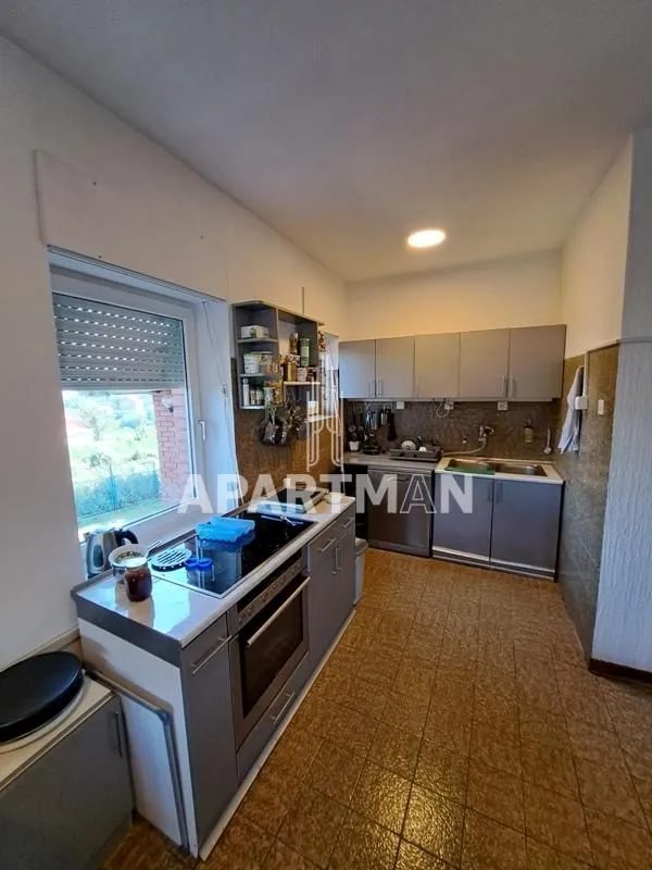 Sale, house, 140m², Voždovac Sve Podlokacije, Beograd
