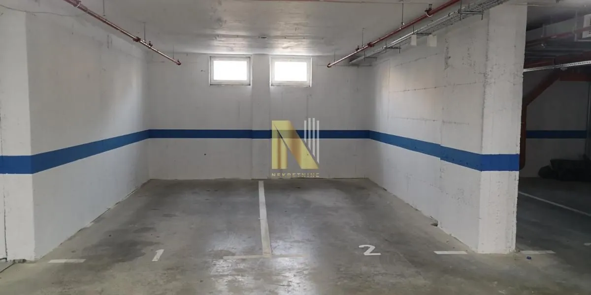 Izdavanje, parking/garaža, 15m², Rotkvarija, Novi Sad Sve Podlokacije