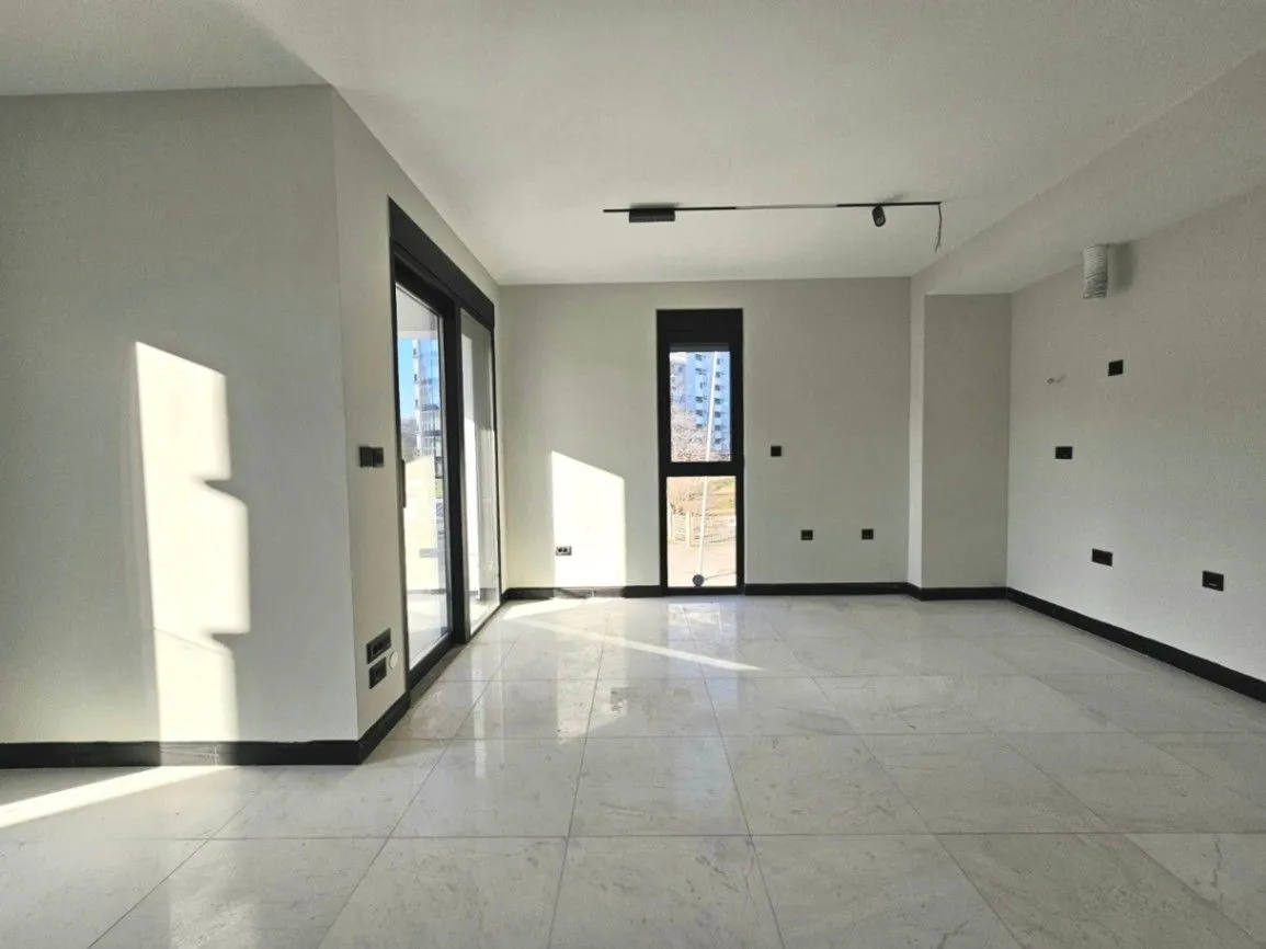 Prodaja, dvosoban stan, 71m², Vezirov Most, Podgorica