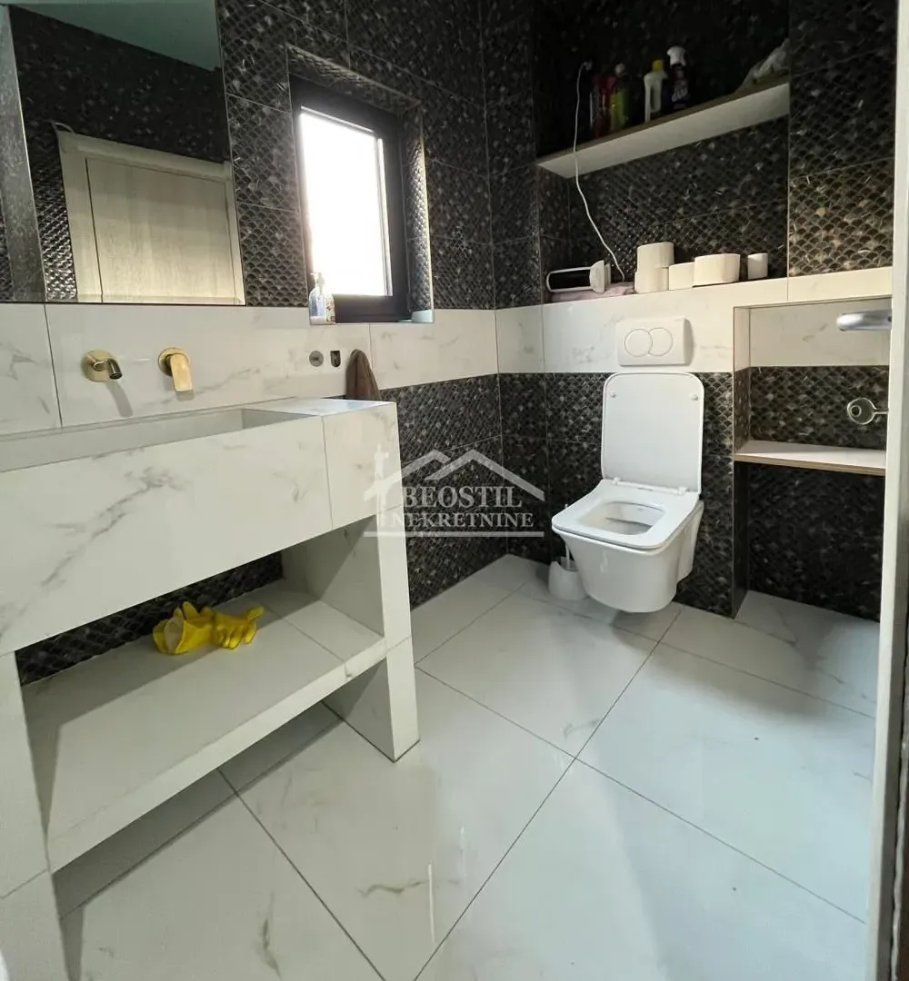 Prodaja, četvorosoban stan, 130m², Centar, Smederevo