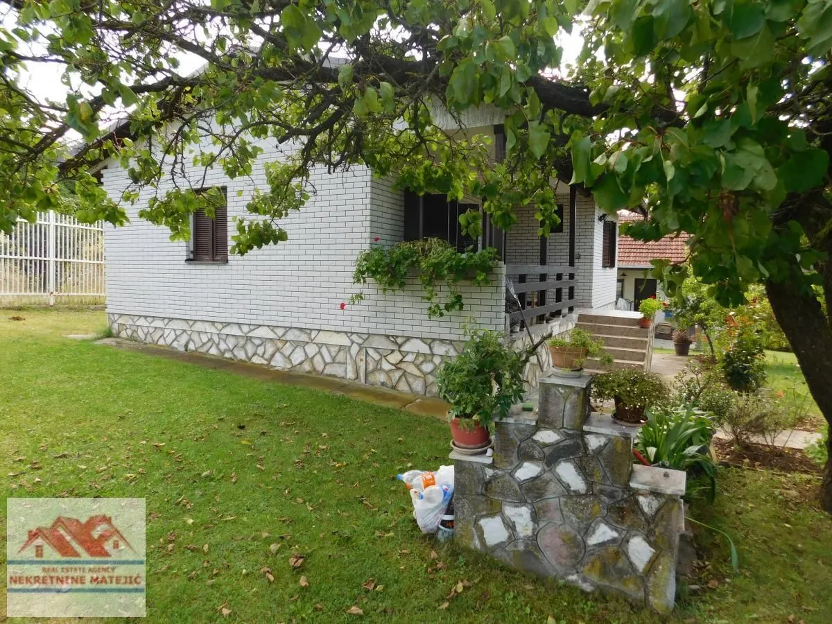 Prodaja, kuća, 81m², Knić, Srbija