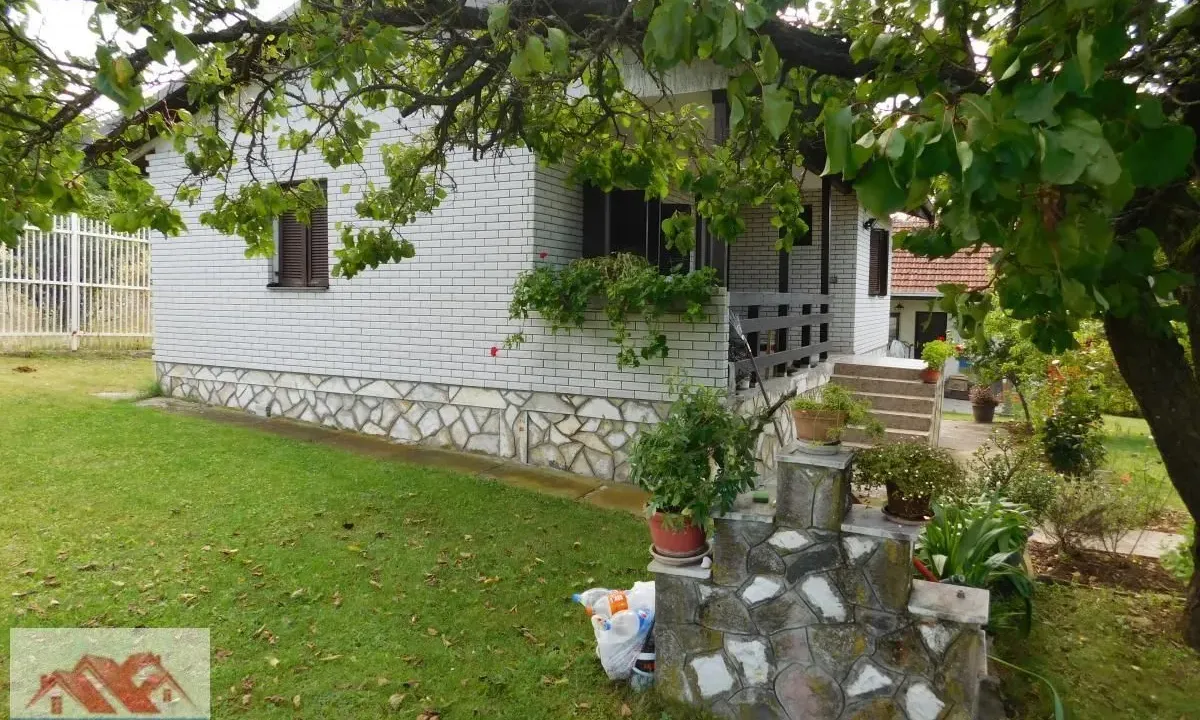 Prodaja, kuća, 81m², Knić, Srbija