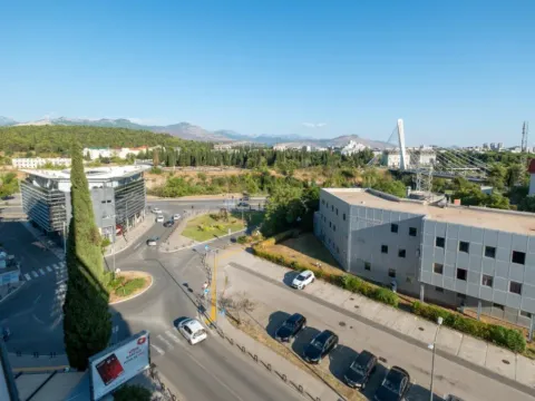 Izdavanje, trosoban stan, 101m², Preko Morače, Podgorica - image 3