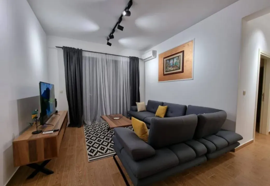 Prodaja, dvosoban stan, 81m², Bečići, Budva