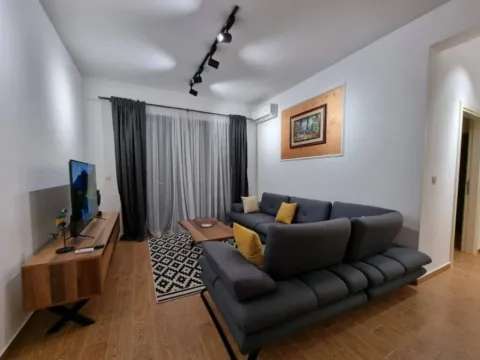 Prodaja, dvosoban stan, 81m², Bečići, Budva