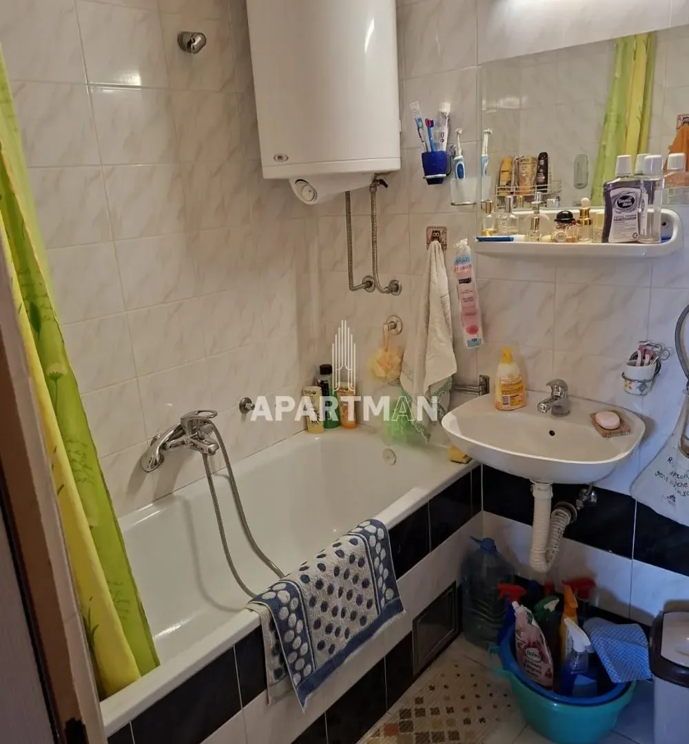 Prodaja, trosoban stan, 98m², Banovo Brdo, Beograd